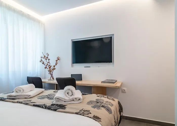 Cozy Central Apartment, Sofos